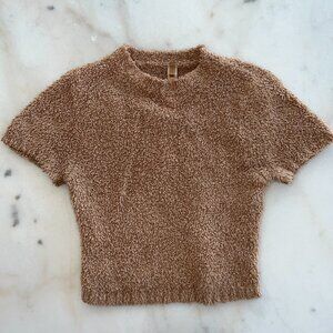 SKIMS I COZY KNIT CROPPED T-SHIRT | CAMEL S/M